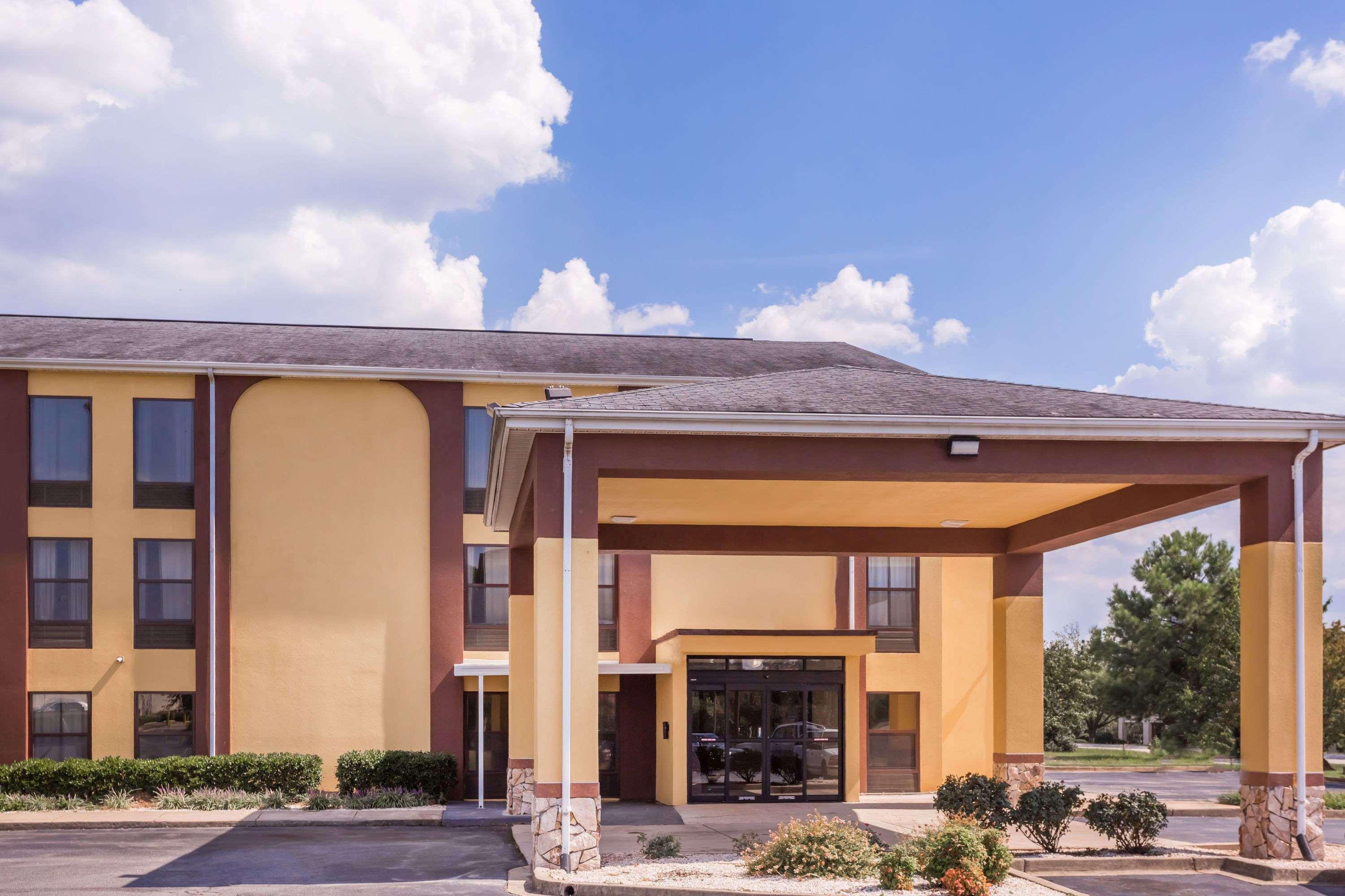 Howard Johnson By Wyndham Spartanburg Expo Center Ngoại thất bức ảnh