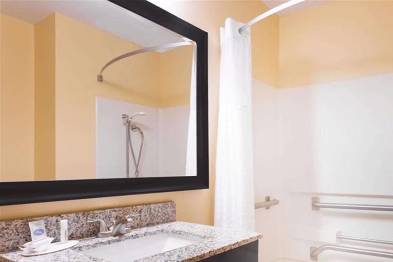 Howard Johnson By Wyndham Spartanburg Expo Center Ngoại thất bức ảnh